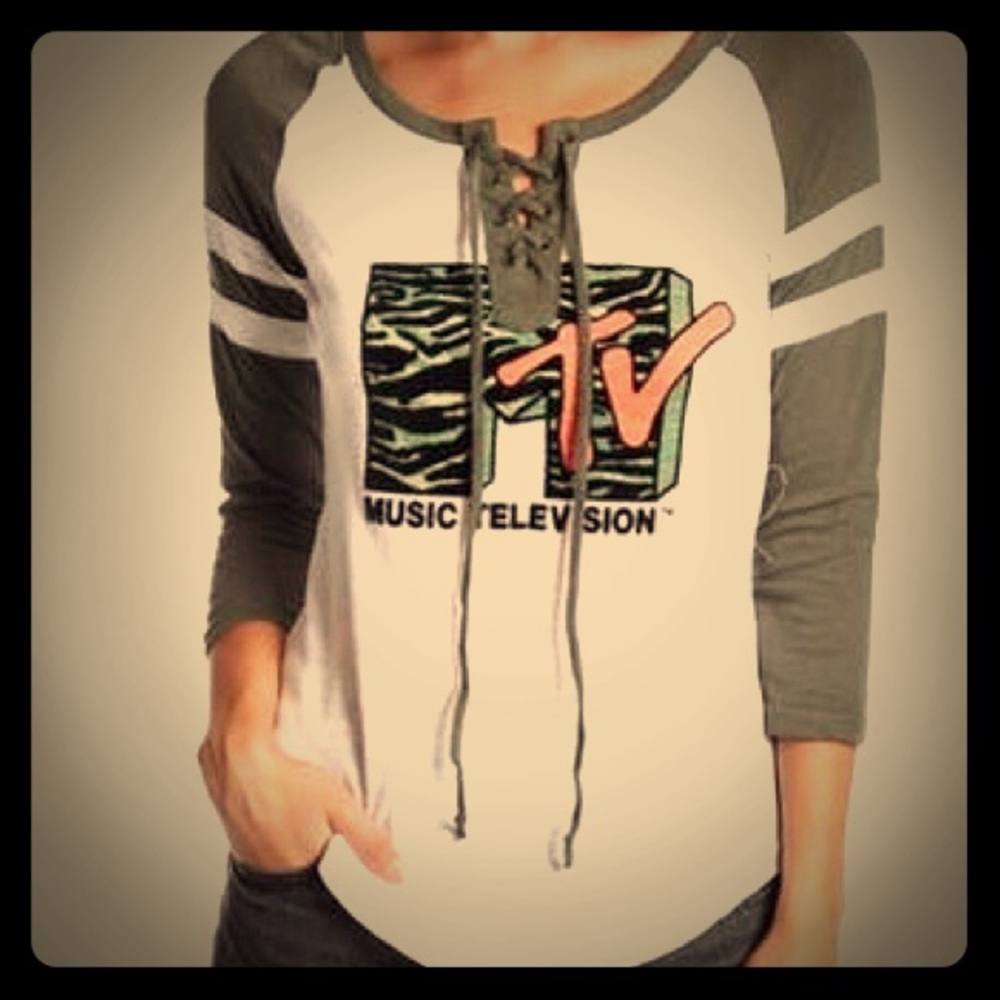 Freeze Graphic Tee